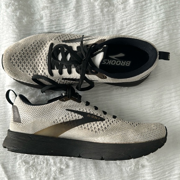Brooks Revel 4 Running/Active Shoes - Picture 1 of 4